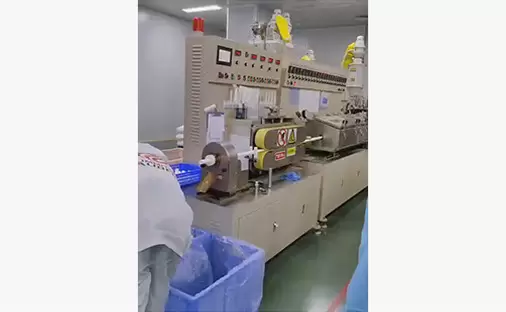 عملیات تیمی در آزمایشگاه Cleanroom