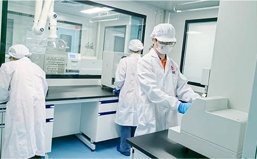 عملیات تیم در آزمایشگاه Cleanroom