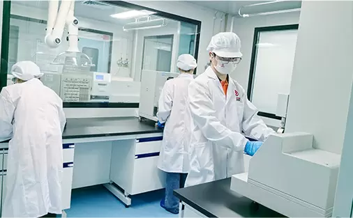 عملیات تیم در آزمایشگاه Cleanroom