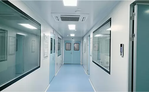 بحث مشترک تیم آزمایشگاه در مورد نتایج آزمون